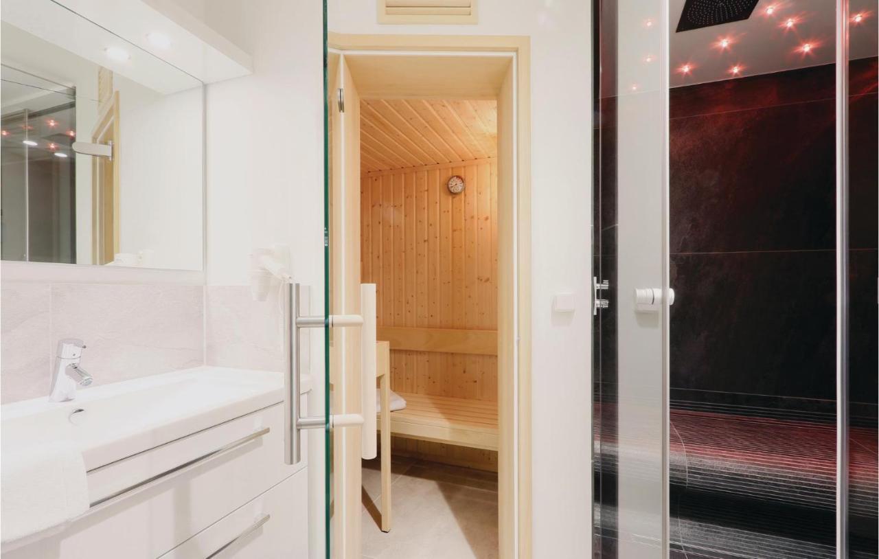 Amazing Apartment In Luebeck Travemuende With Sauna מראה חיצוני תמונה